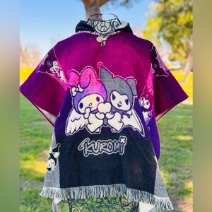 Youth alpaca poncho, exclusive hello kitty design, handmade in Ecuador. Unisex